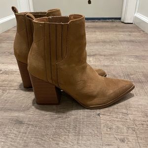 Women size 8 suede booties
